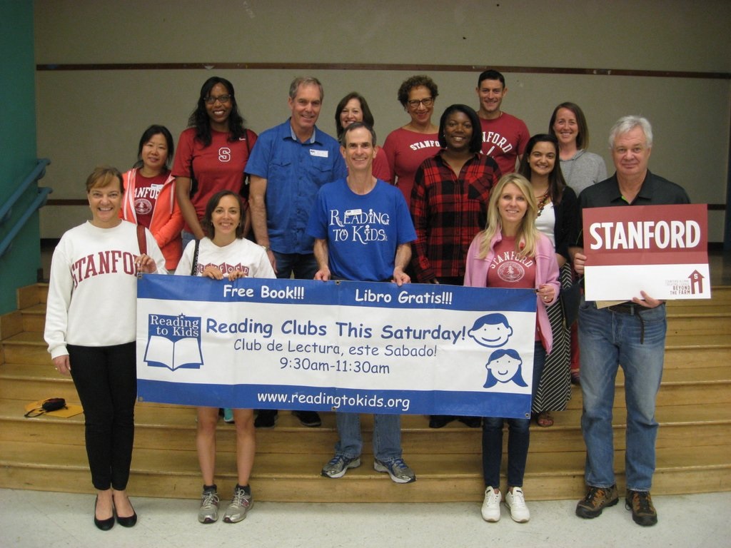 Stanford Alumni group volunteering at Esperanza